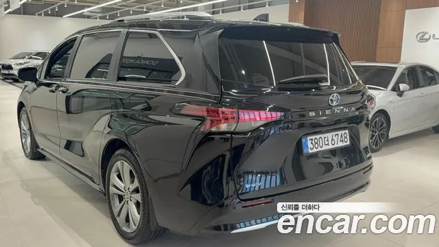 Toyota Sienna Generation 4 — Фото автомобиля 3