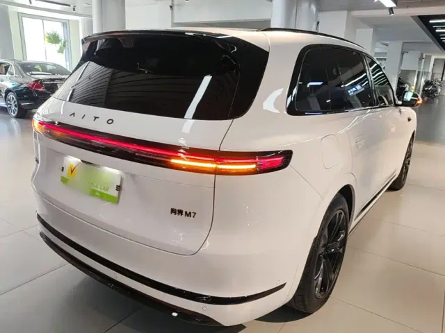 Aito M7 — Фото автомобиля 6