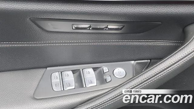 BMW 5 Series G30 — Фото автомобиля 20