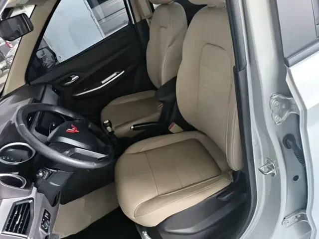 Wuling Hongguang — Фото автомобиля 14