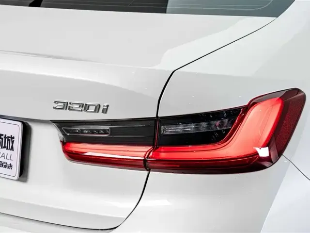 BMW 3 Series — Фото автомобиля 8
