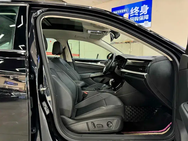 Volkswagen Passat — Фото автомобиля 14