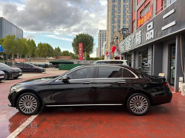 Mercedes-Benz E-Class — Фото автомобиля 3