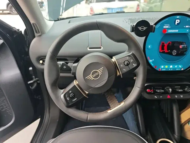 MINI Electric MINI ACEMAN — Фото автомобиля 10