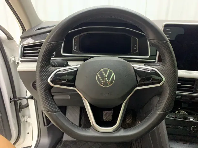Volkswagen Tiguan L — Фото автомобиля 15