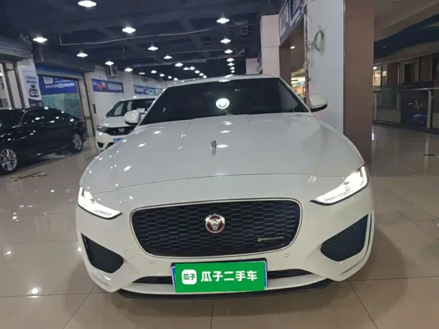 Jaguar XEL — Фото автомобиля 2