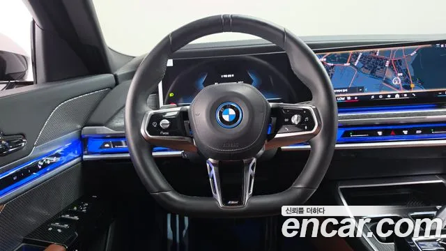 BMW i7 — Фото автомобиля 13
