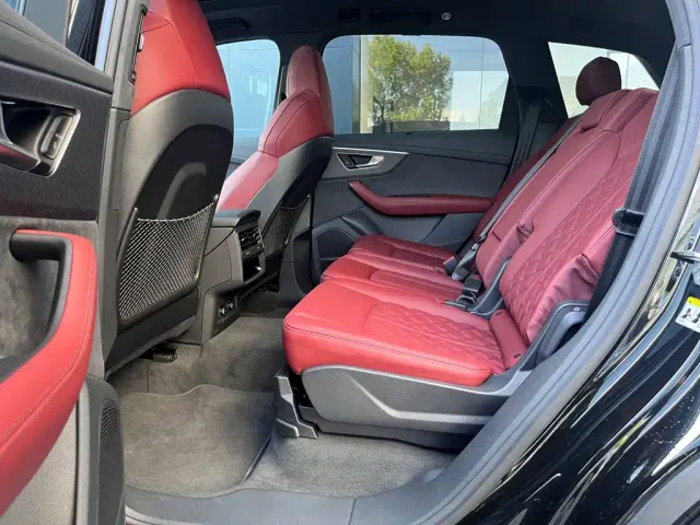 Audi SQ7 — Фото автомобиля 8