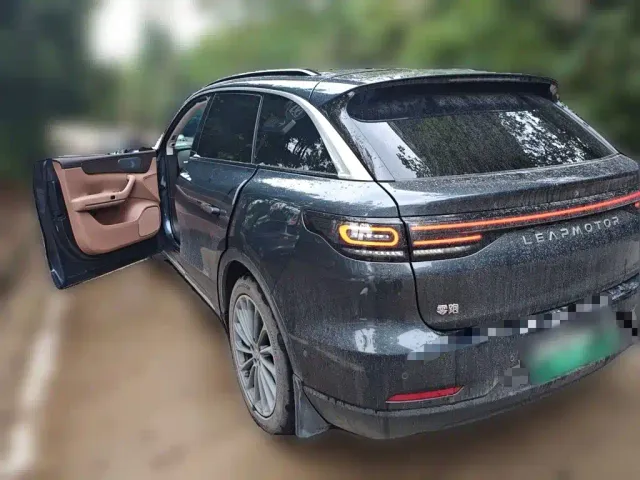 Leapmotor C11 — Фото автомобиля 4
