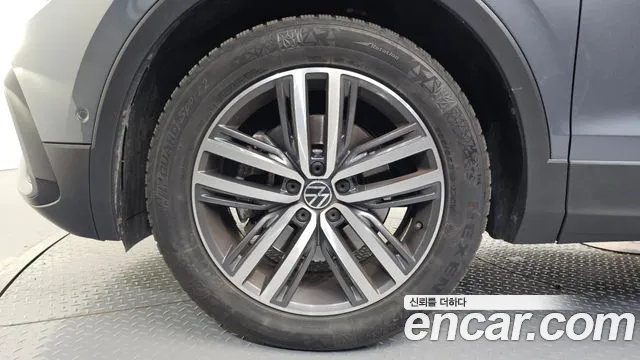 Volkswagen Tiguan — Фото автомобиля 5