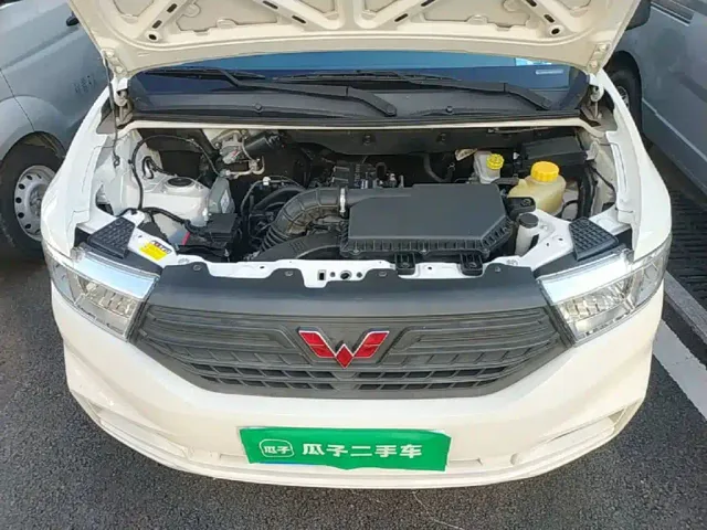 Wuling Hongguang V — Фото автомобиля 19