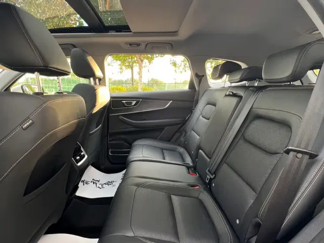 Chery Tiggo 8 — Фото автомобиля 10
