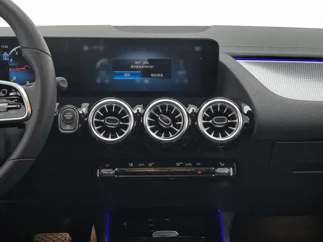Mercedes-Benz GLA-Class — Фото автомобиля 12