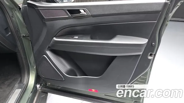 KG_Mobility_Ssangyong Rexton Новый Rexton Sport Khan Дизель 2.2 4WD — Фото автомобиля 24