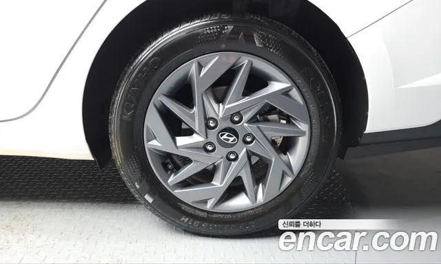 Hyundai Avante CN7 — Фото автомобиля 6