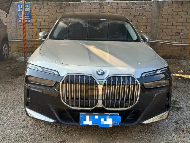 BMW 7 Series — Фото автомобиля 3
