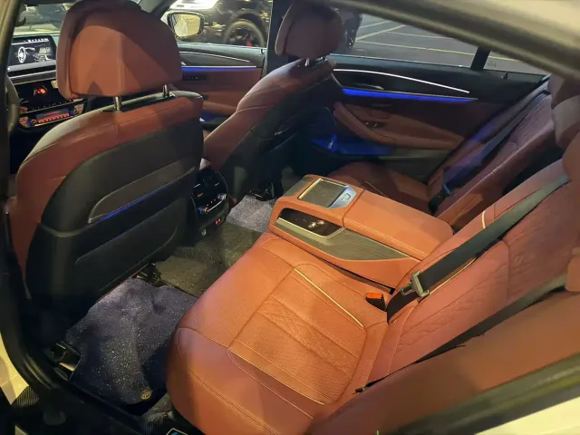 BMW 5 Series — Фото автомобиля 6