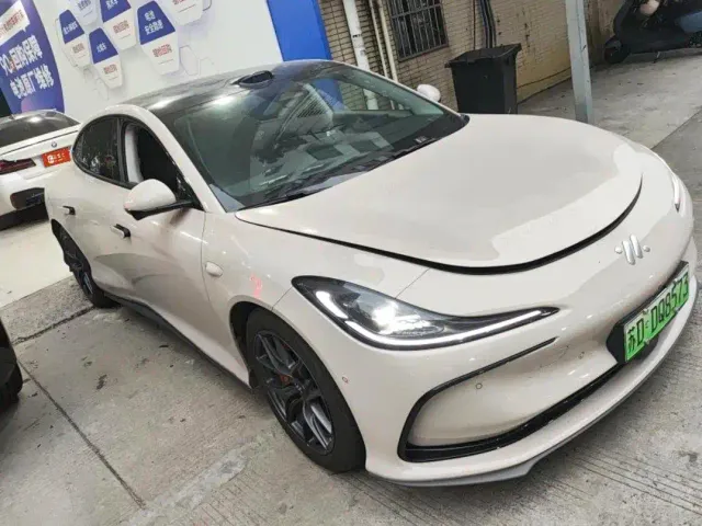 IM Motors L6 — Фото автомобиля 2