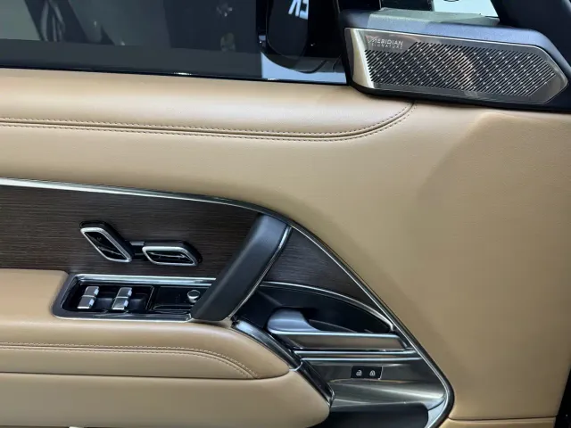 Land Rover Range Rover — Фото автомобиля 12