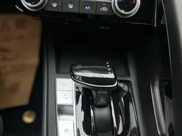 Hyundai Elantra — Фото автомобиля 19