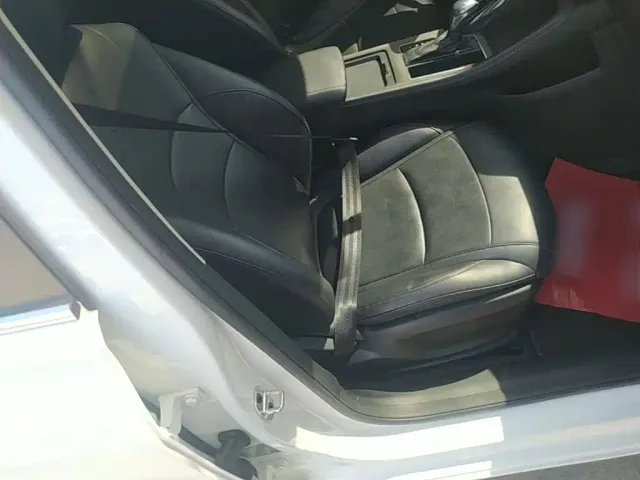Roewe i5 — Фото автомобиля 24