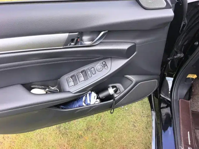 Honda Accord — Фото автомобиля 7