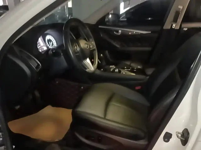 Infiniti Q50L — Фото автомобиля 14