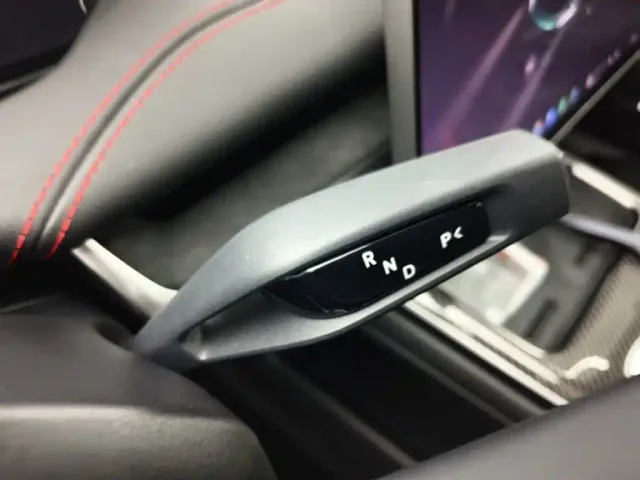 Xiaomi SU7 Ultra — Фото автомобиля 13