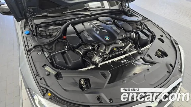 BMW 8 Series G15 — Фото автомобиля 9