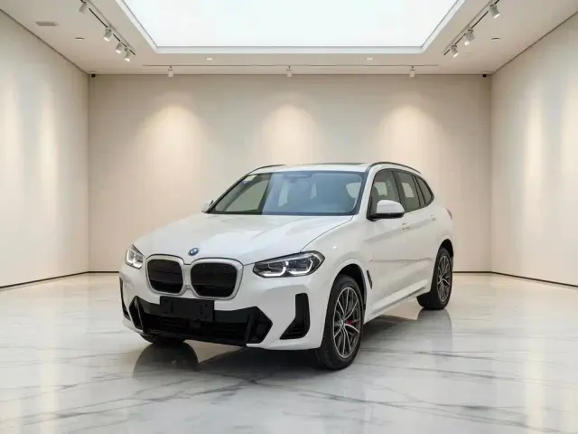 BMW iX3 — Фото автомобиля 2