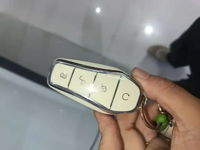 BYD Yuan Pro — Фото автомобиля 8