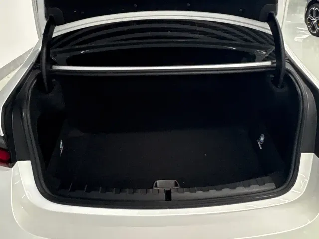 BMW i3 — Фото автомобиля 15