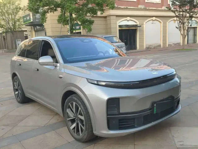 Li Auto L7 — Фото автомобиля 3