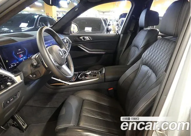 BMW X7 — Фото автомобиля 10