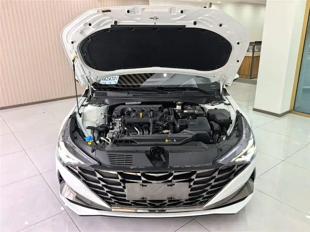 Hyundai Elantra 2022 1.5L CVT LUX Premium Edition — Фото автомобиля 20