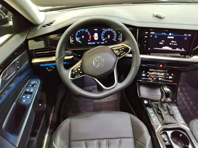 Volkswagen Passat — Фото автомобиля 10