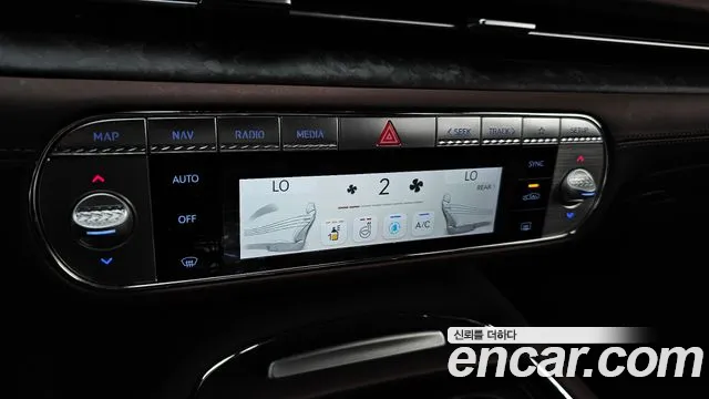 Genesis G90 Бензин 3.5 турбо AWD — Фото автомобиля 17
