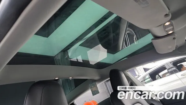 Tesla Model 3 — Фото автомобиля 16