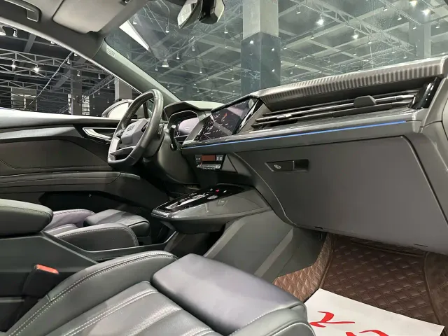 Audi Q4 e-tron — Фото автомобиля 12
