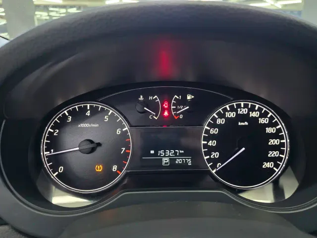 Nissan Tiida — Фото автомобиля 9