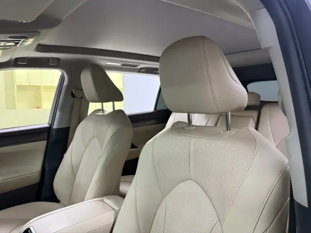 Toyota Highlander — Фото автомобиля 11