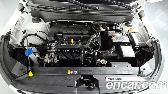 Hyundai Venue — Фото автомобиля 9
