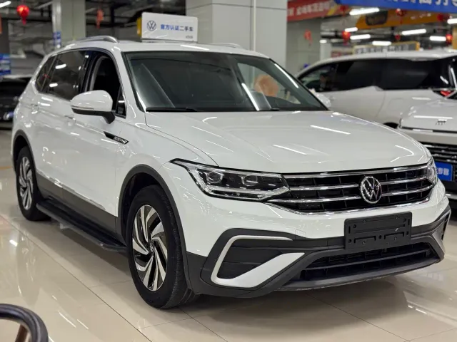 Volkswagen Tiguan L — Фото автомобиля 3