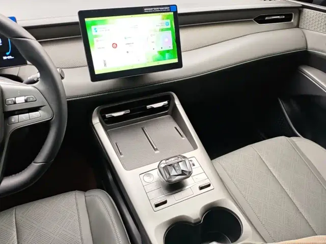 BYD Qin PLUS — Фото автомобиля 12