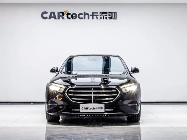 Фотография автомобиля — Mercedes-Benz E-Class