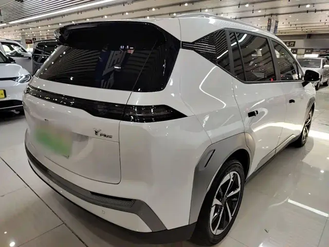 GAC Aion Y — Фото автомобиля 6