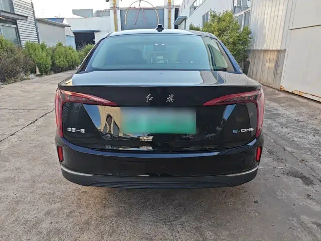 Hongqi E-QM5 — Фото автомобиля 5