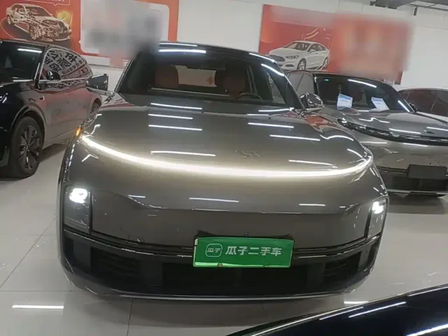 Li Auto L8 — Фото автомобиля 2