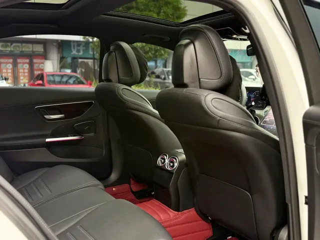 Mercedes-Benz C-Class — Фото автомобиля 12