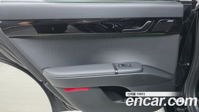 Hyundai Grandeur GN7 — Фото автомобиля 13